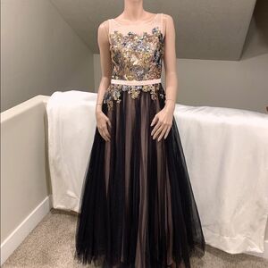 New Embroidered Floral Lace Sequins & beads Mesh Evening Dress